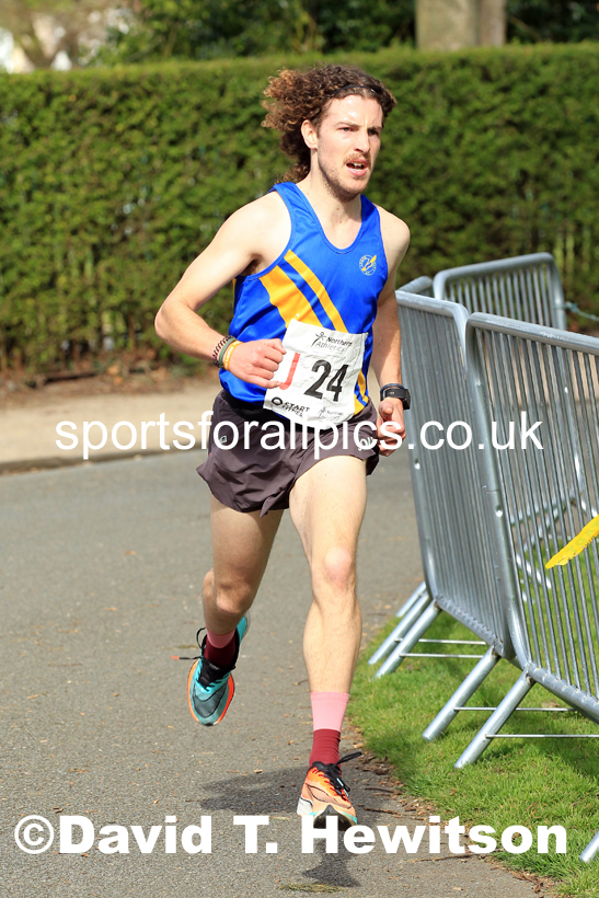 Senior Mens Northern 12 Stage Road Relay, 2022 Northern 12 and 6 Stage Road Relays,  Birkenhead Park, Birkenhead, Wirral.  Photo: David T. Hewitson/Sports for All Pics
